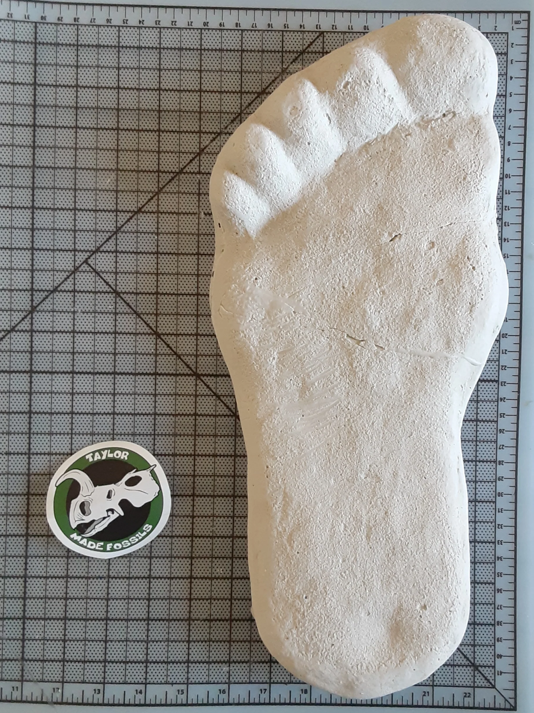 1958 Kokanee Bigfoot cast replica #572 - Image 3